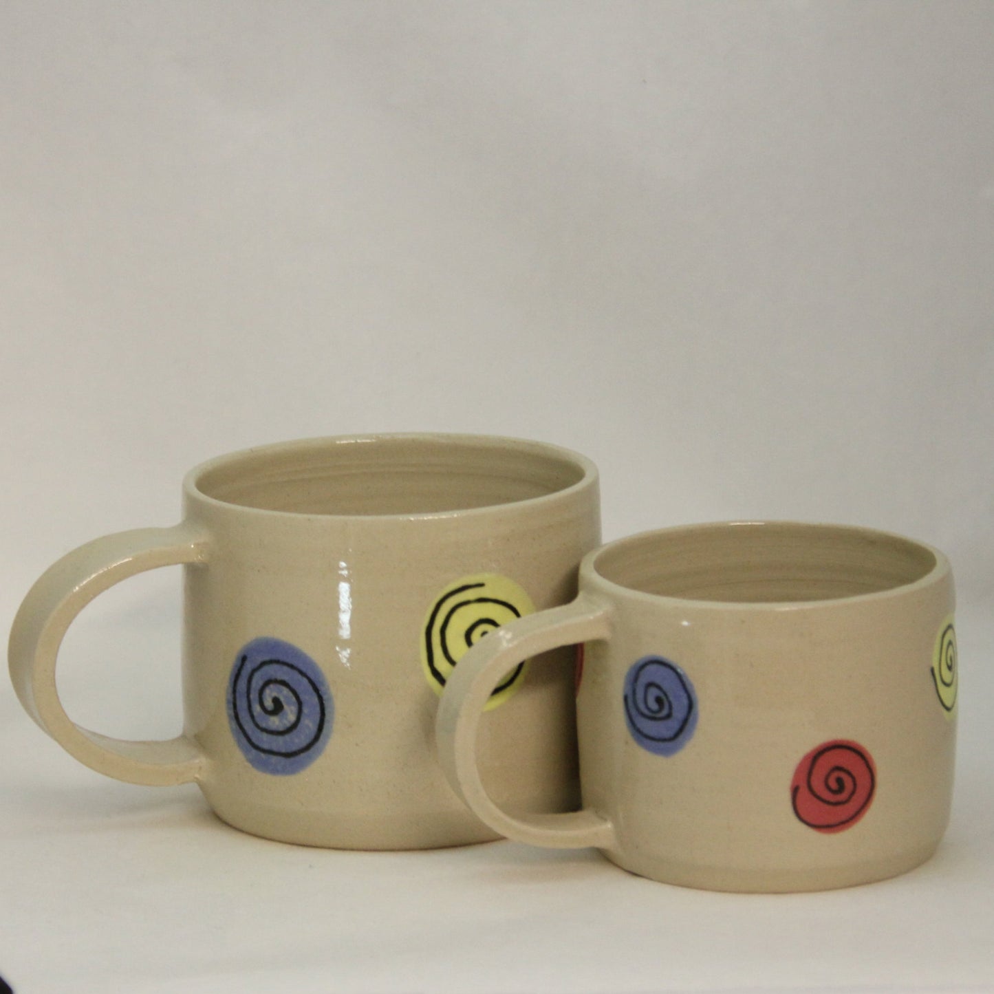 Stort krus med fargesnurr