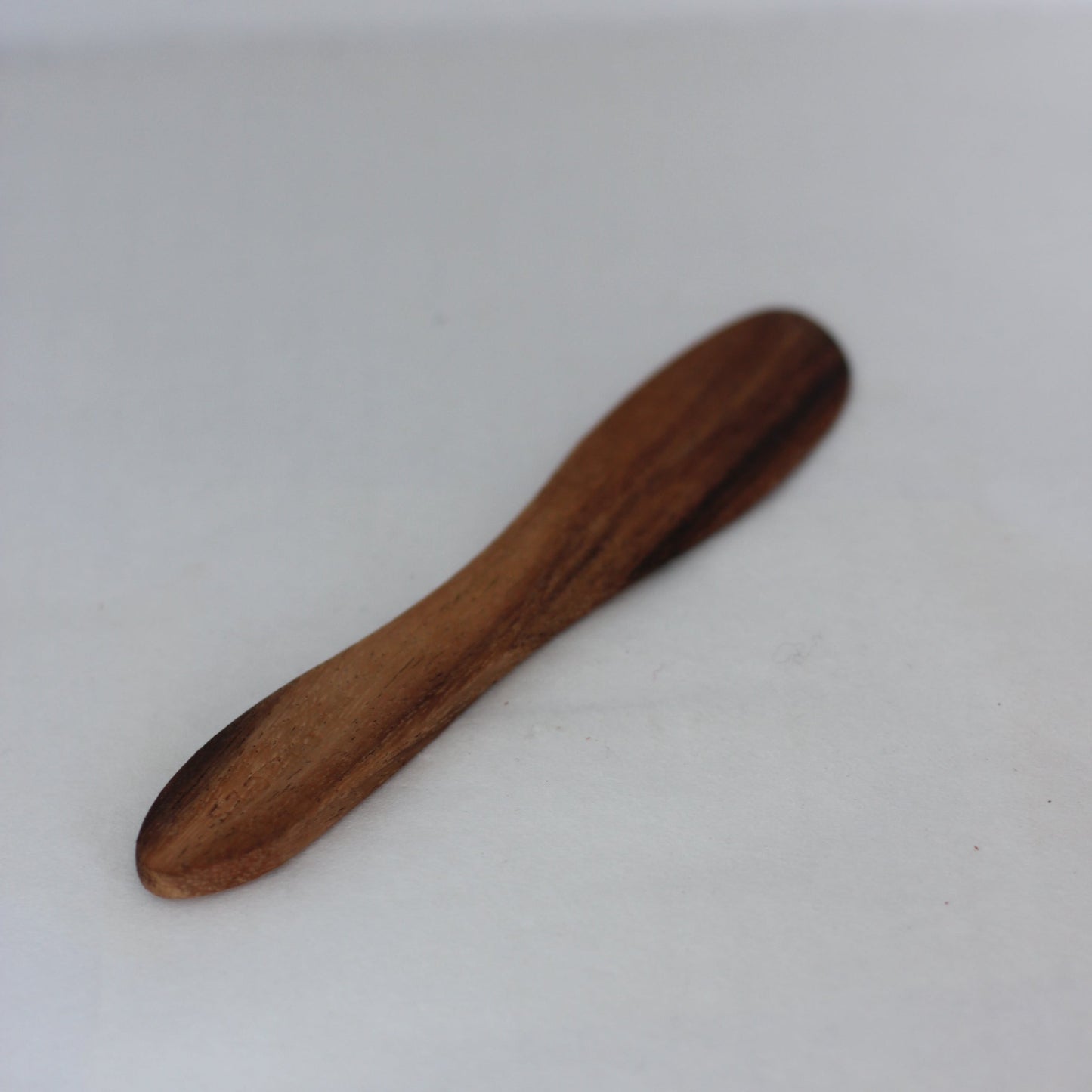 Håndlaget trekniv