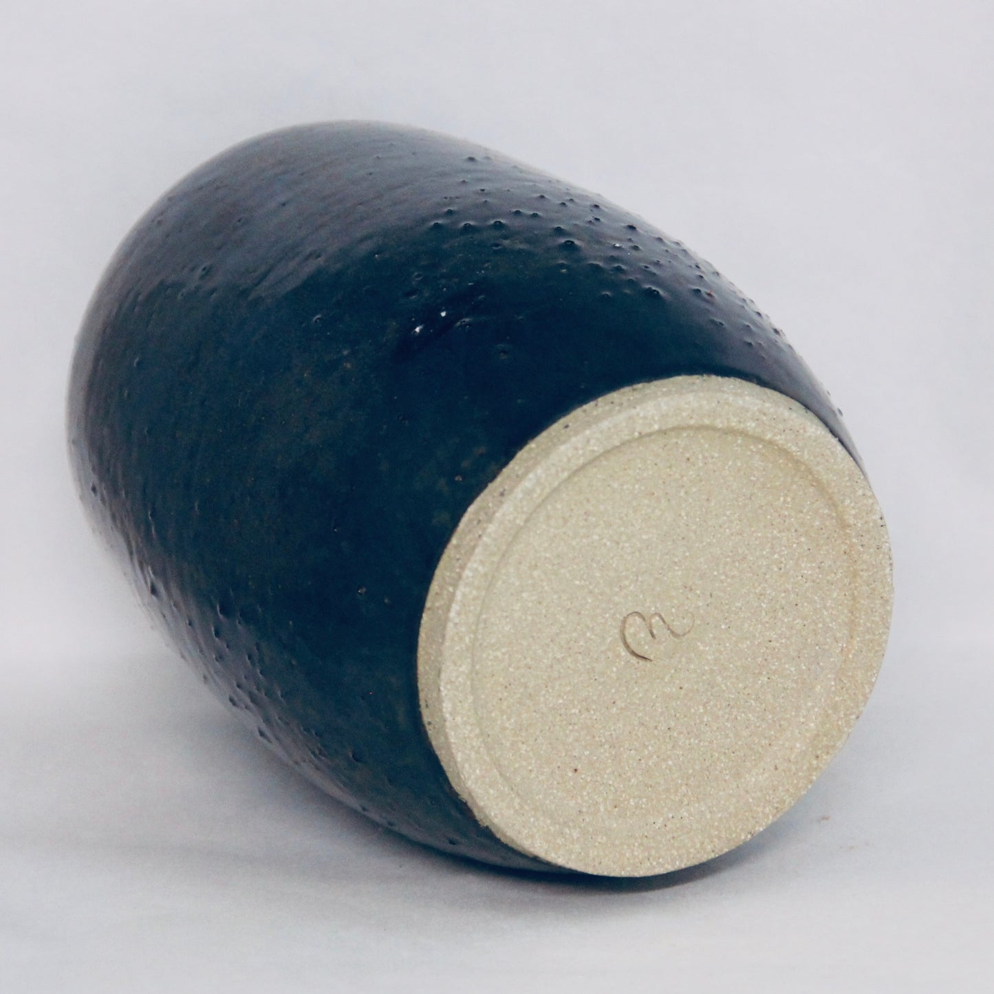 Blåsort vase/ krukke