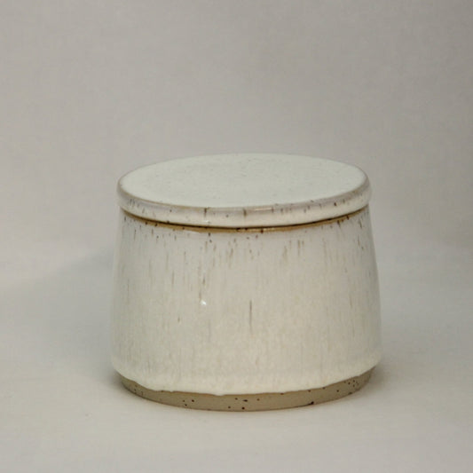 Hvit smørklokke "Butter-bell"