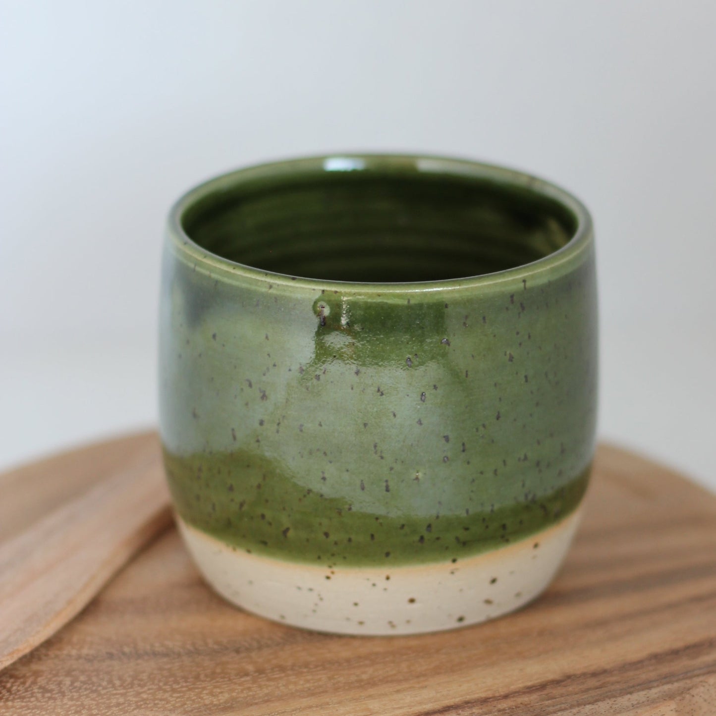 Grønn spettet tumbler