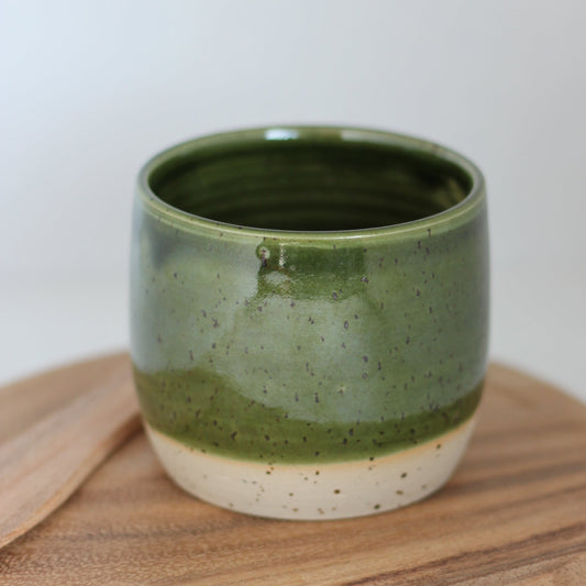 Grønn spettet tumbler