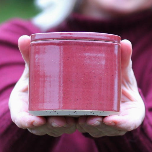 Burgunderrød smørklokke